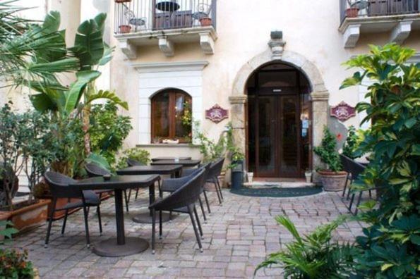 Hotel Palazzo Krataiis Шилла Экстерьер фото