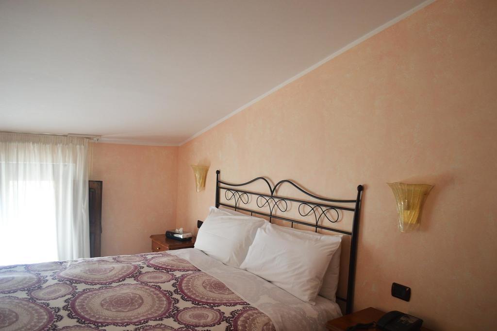 Hotel Palazzo Krataiis Шилла Экстерьер фото